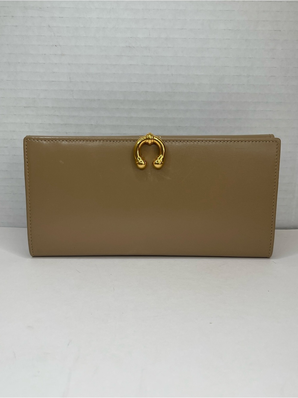 Gucci tan leather long wallet